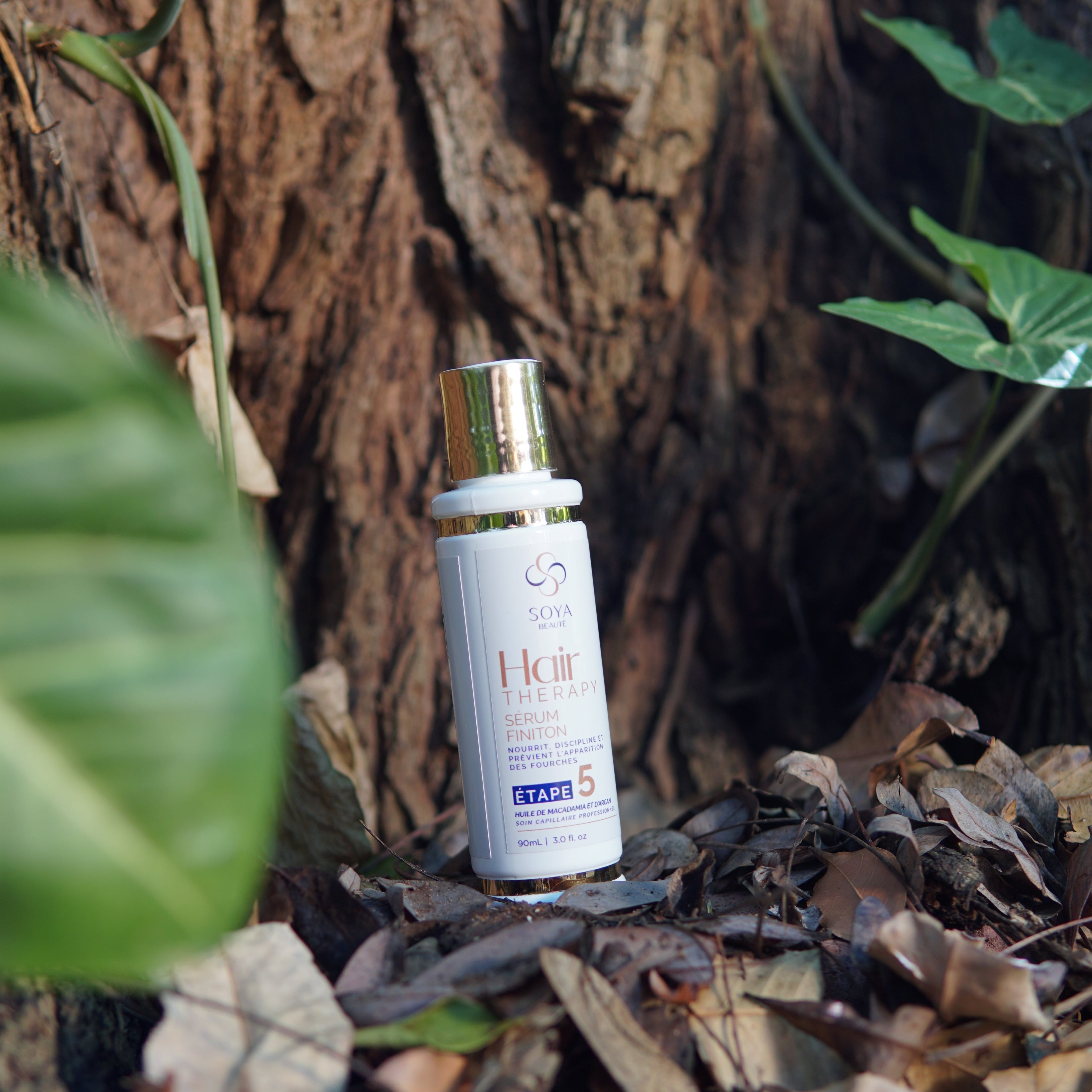 sérum de finition 90ML à l'huile d'argan et macadamia Hair Therapy de Soya Beauté pour entretenir le lissage et pour des cheveux brillants et disciplinés. Nourrit, discipline et prévient l'apparition de fourche. Préserve la santé des longueurs.